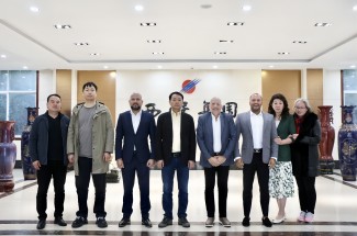 李偉鋒會見巴西、比利時礦商客人