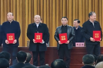 全市排名第三！西保集團(tuán)榮列南陽市“2020年度工業(yè)星級(jí)企業(yè)” 李書成榮獲年度功勛企業(yè)家稱號(hào)