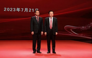 ?西保集團(tuán)蟬聯(lián)市五星級(jí)企業(yè)榮譽(yù)，集團(tuán)董事長、總經(jīng)理李偉鋒獲市“功勛企業(yè)家”稱號(hào)