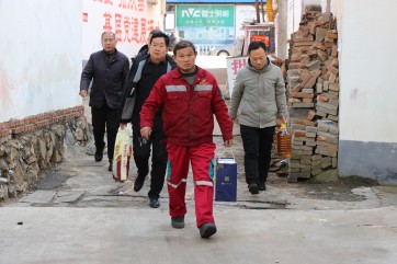 集團公司工會走訪慰問困難職工和退休員工